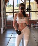 Cotesitha chica independiente de garganta profunda