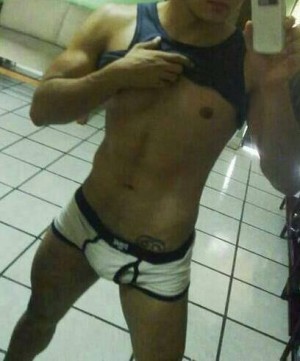 Alexander Gay, travestis, prostitutas en Santiago |  Te gusta el sexo sucio macho sumiso rico calenton en la cama, El martes en antofagasta