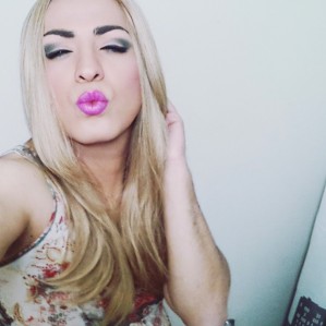 Angela U DE CHILE Gay, travestis, prostitutas en Santiago |  Angela ahora rubia tentacion 20 cm act/pas goloza full morbo, Metro u de chile sin conserje excelente servicio muy cachonda y goloza