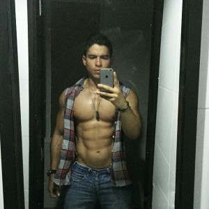 FELIPE Gay, travestis, prostitutas en Santiago |    felipe, masajista caliente cabro super guapo 999349215, C/lugar y a domicilio 24 horas full time