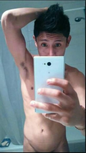 Virgen 18 ven conoce Gay, travestis, prostitutas en Santiago |  Soy un joven virgen 18 nesecito ayuda economica  de alg�n mayor y ver k se da para algo.mas, Joven virgen 18 buscando experiencias nuevas com.hombres 56956219091 