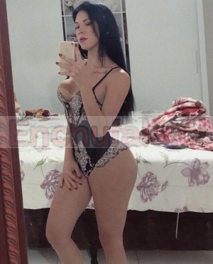 Andrea Anuncios gratis en Santiago |  Chicas bellas ve calientes 20 años disponibles en pleno centro ven a visiutarnos , Ven visitanos duales 4 manos full placer llámanos y reserva 